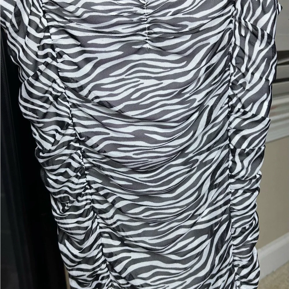 Zebra Print Ruched Dress - Picture 5 of 5